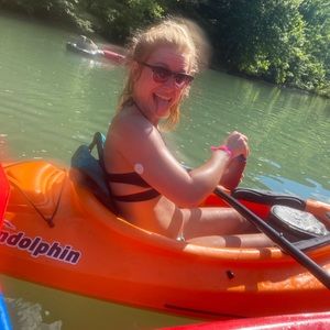 Meet your Posher, Ayla